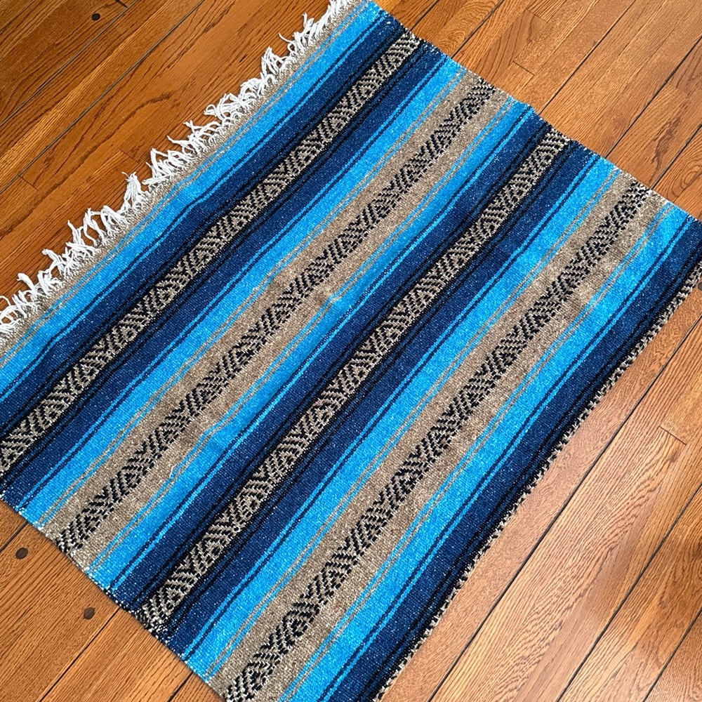 VTG | Mexican Wool Blend Blanket - Picture 2 of 3